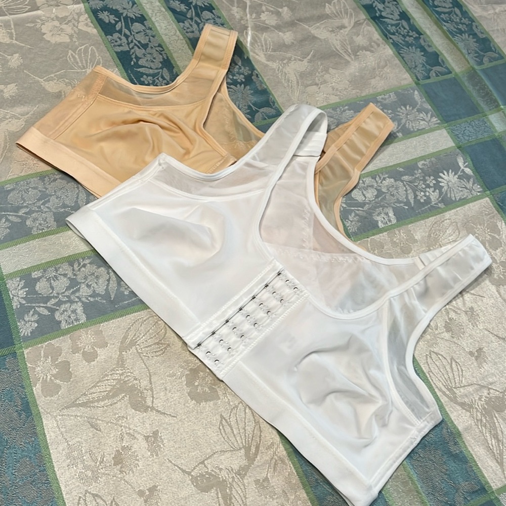 Front closure bras